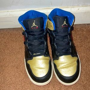 NIKE JORDAN 1 MID BLACK GOLD RED SIZE 6Y